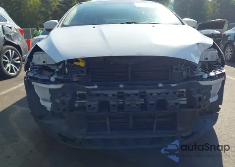 2018 Ford Focus Se из США, поврежденный, VIN 1FADP3K21JL231539